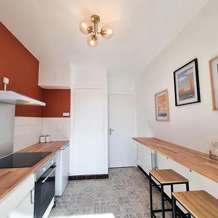 Les Pieds Dans L'eau 200m * Royan